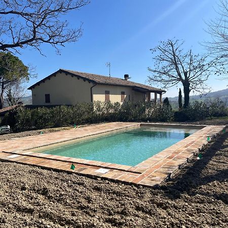 Ca' le cerque, villa surrounded by the Marche nature Fossombrone Extérieur photo