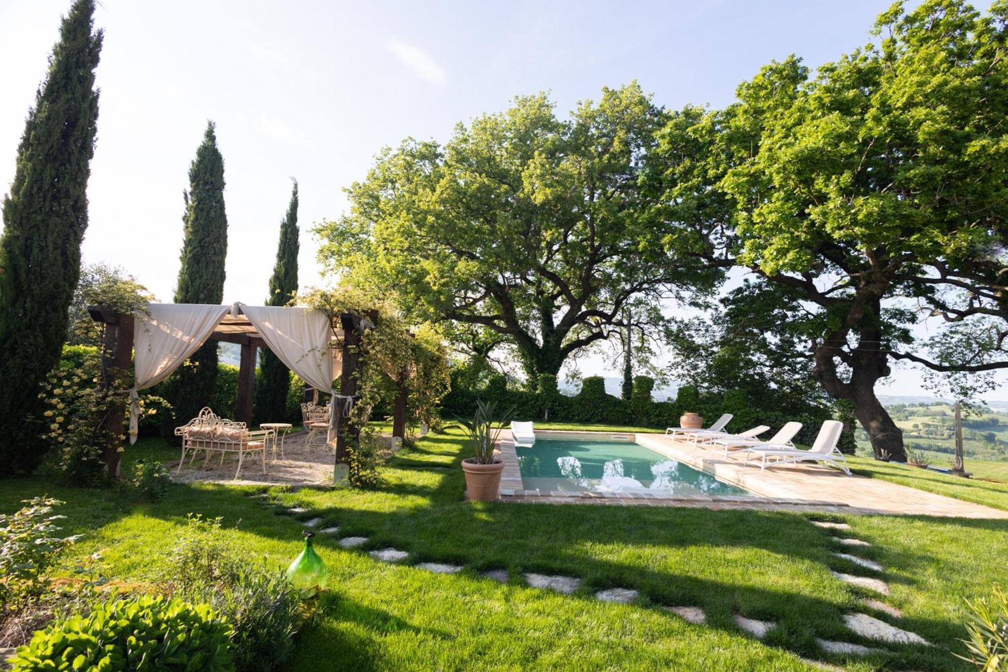 Ca' le cerque, villa surrounded by the Marche nature Fossombrone Extérieur photo